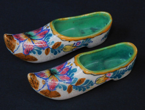 Lot 394 - Pair vintage Gouda Ceramic clogs 10 5cm L - Marked to base Royal Zuid