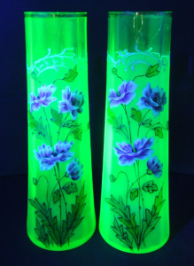 Lot 400 - 2 x Vintage Victorian Uranium Glass Vases w Hand Painted Floral Decora Lot 400 - 2 x Vintage Victorian Uranium Glass Vases w Hand Painted Floral Decora