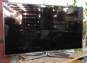 Lot 250.3 - Modern Samsung 41 Inch Television - Missing Remote