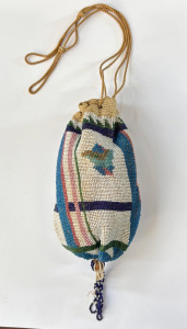 Lot 341 - Victorian finely beaded drawstring reticule bag