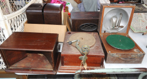 Lot 21 - Lot of Vintage Radios & Gramophones incl DECCA Portable Gramophone,