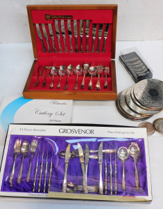 Lot 38 - Group lot of EPNS inc Strachan Placemats & Coasters, Wooden canteen Lot 38 - Group lot of EPNS inc Strachan Placemats & Coasters, Wooden canteen