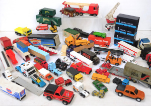 Lot 79 - Box lot of Diecast vehicles - varying scales inc Hot Wheels, Matchbox -