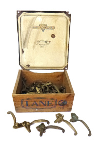 Lot 132 - Group lot of Vintage Items inc, a Lane wooden crate with a quantity of Lot 132 - Group lot of Vintage Items inc, a Lane wooden crate with a quantity of