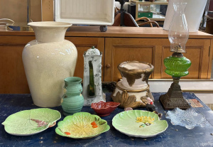 Lot 133 - Group - c1910 Waterbury Oil Lamp, green glass bowl & cast iron bas