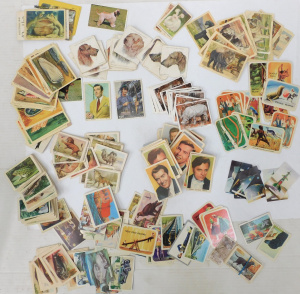 Lot 142 - Group lot of Vintage Trade & Cigarette Cards inc Weeties, Wills, V