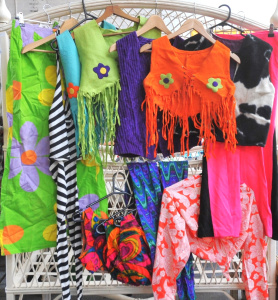 Lot 213 - Group Lot Vintage1970s Retro & Psychedelic Themed Clothing - incl Lot 213 - Group Lot Vintage1970s Retro & Psychedelic Themed Clothing - incl