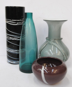 Lot 316 - Group lot - Modernist Art Glass - Vases, Bowls, etc - Scandinavian Blu