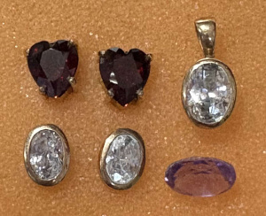Lot 365 - Grp jewellery - pr 9ct gold aquamarine stud earrings & pendant, pr