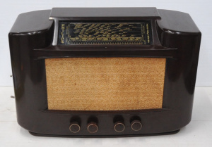 Lot 92 - c1930s Phillips Bakelite RadioPlayer Radio Model 2240
