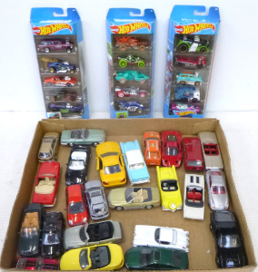 Lot 189 - Box Lot of Vintage Diecast Cars inc 3 sets of 5 boxed Hotwheels &