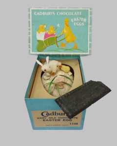 2 x Vintage Confectionary Items inc, Boxed Cadburys of Claremont Milk Chocolate 2 x Vintage Confectionary Items inc, Boxed Cadburys of Claremont Milk Chocolate