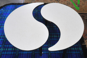Lot 26 - Pair vintage c1950 - 60s Ying Yang Coffee Tables - White laminate tops Lot 26 - Pair vintage c1950 - 60s Ying Yang Coffee Tables - White laminate tops