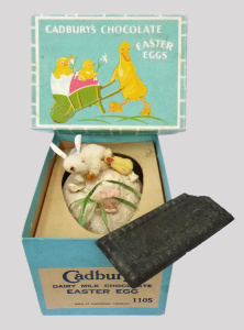 Lot 72 - 2 x Vintage Australian Confectionary Items inc, Boxed Cadburys of Clare Lot 72 - 2 x Vintage Australian Confectionary Items inc, Boxed Cadburys of Clare