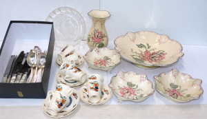 Lot 143 - Mixed Group vintage inc Rosenthal Moliere - 3 tri footed Bowls, Vase Lot 143 - Mixed Group vintage inc Rosenthal Moliere - 3 tri footed Bowls, Vase