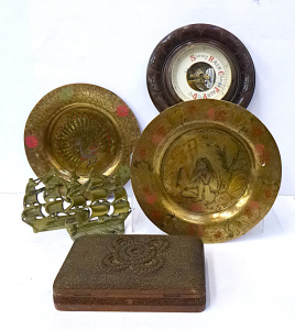 Lot 317 - Group lot - Vintage Brass & Wooden items - Pair Brass Chargers fea Lot 317 - Group lot - Vintage Brass & Wooden items - Pair Brass Chargers fea