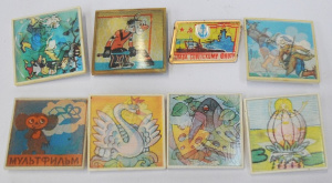 Lot 352 - 8 x vintage Russian Plastic Flicker Lenticular Badges - Glory to the S