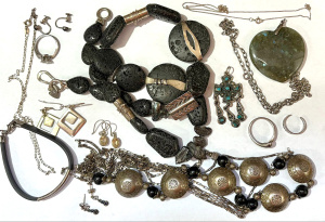 Lot 356 - Group mainly silver jewellery incl Necklaces, chains, earrings, pendan
