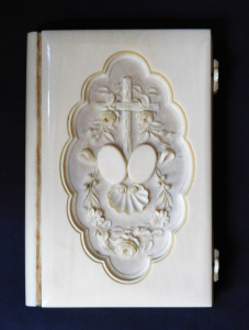 Lot 370 - Late 1800s Ivory bound Prayer book - Catholics Vade Mecum - Select man