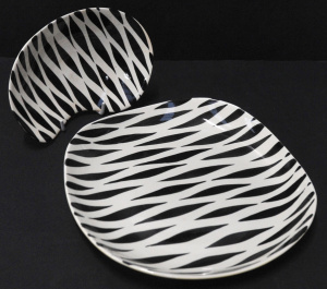 2 x pieces MCM Sandland 'Zebrette' pattern English china - Biomorphic shaped Bow