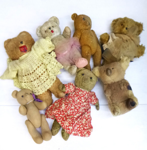 Lot 63 - Box lot of assorted Vintage Teddy & Koala Bears inc, plush, fabric
