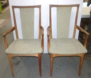 Lot 73 - Mid Century Pair Parker Teak dining chairs - neutral textured woven uph