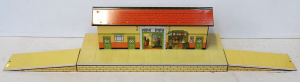 Lot 92 - Vintage Hornby O Gauge Tin Plate Railway Station w On & Off Ramps -