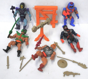 Lot 137 - Small Box Lot of Vintage Masters of The Universe Toy Figures w Accesso