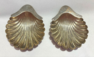 Lot 199 - Pr Sterling silver shell shaped Bon bon dishes - Bham 1918 Horace Wood