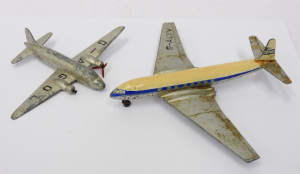 2 x Vintage Model Diecast aircraft inc Comet 999 & Viking (missed propeller)