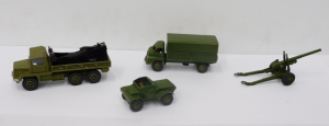 4 pces Vintage Dinky Model Diecast Military vehicles inc 3 Ton Army Wagon 621, B