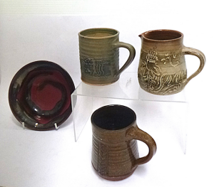 Group lot of Australian Pottery inc, a Mary Elliott bowl, approx 16cm D and Alm