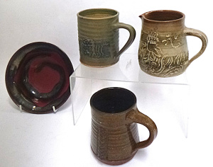 Group lot of Australian Pottery inc, a Mary Elliott bowl, approx 16cm D and Alm