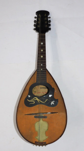 Lot 143 - c1910-20s Italian Giov De Meglio & F Glio Mandolin with mother of