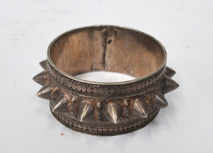 Lot 188 - Vintage style Eastern White Metal Cuff Bangle w raised Spikes