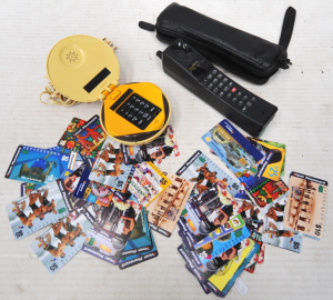 Lot 125 - Novelty Burger Style Telephone, Motorola Ultra Sleek 9760 Phone w Case