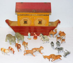 Lot 139 - Vintage 1930s Wooden handcrafted Noahs Ark with Ceramic Mr & Mrs N