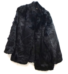 Lot 14 - Vintage Ladies Fur Coat - possibly American Beaver w Large Fur Collar -