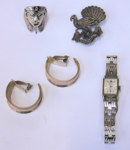 Lot 38 - Group lot - Silver & other Jewellery - stylish Ladies 1970s Seiko W