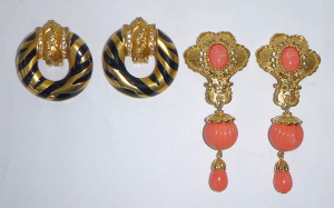 Lot 40 - 2 x pairs c1990s gold tone Designer Avon Earrings - Elizabeth Taylor 'Z