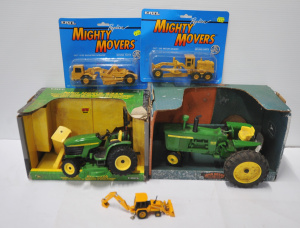 Lot 127 - 5 x Ertl Model Diecasts inc 2 x Mint Carded & Loose - Cat 613C El