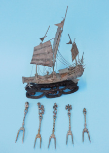 Lot 132 - Group lot Lower grade vintage Silver inc Chinese Junk Boat on Carved w