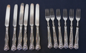 Lot 143 - Hallmarked Sterling silver Flatware - 12 pce Knife & Fork setting