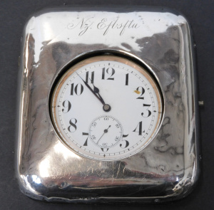 Lot 150 - 2 pce inc Birmingham Hallmarkded 1911 Birmingham silver lidded Pocket