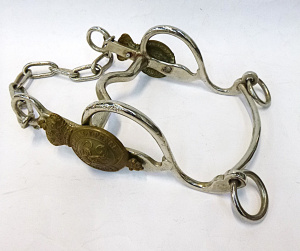 Lot 178 - British Victorian Household Cavalry Horse Bit with VR marked Brass Ros