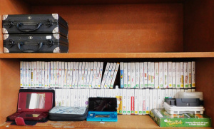 Lot 66 - Large lot - Nintendo DS Gaming gear - 2 x hand held consoles DSXL &