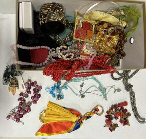 Lot 74 - Box mainly costume jewellery - necklaces, glass beads, bangles, bracele