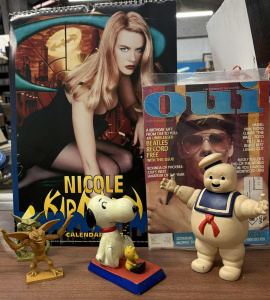 Lot 54 - Group lot Toys & Ephemera - vintage Stay Puff Marshmellow Man, Pean Lot 54 - Group lot Toys & Ephemera - vintage Stay Puff Marshmellow Man, Pean