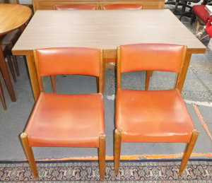 Lot 82 - Vintage Extension Dining Table w 4 x Chatley Branded Dining Chairs Lot 82 - Vintage Extension Dining Table w 4 x Chatley Branded Dining Chairs