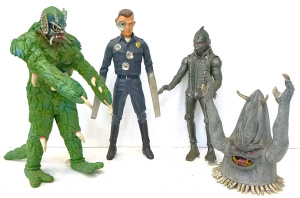 Lot 186 - 4 Vintage Movie Model Kits inc T-1000 by Tsukuda Hobby 30cm H, The She Lot 186 - 4 Vintage Movie Model Kits inc T-1000 by Tsukuda Hobby 30cm H, The She